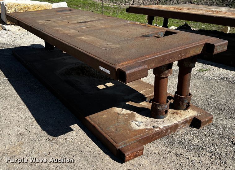 image for item MF9859 Trench box