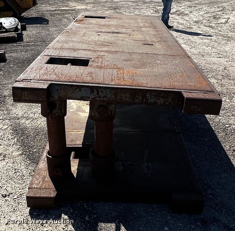 image for item MF9859 Trench box