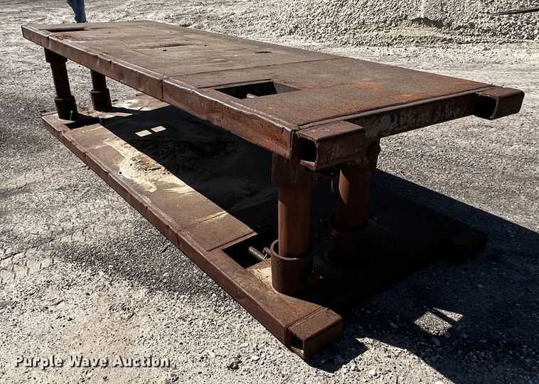 image for item MF9859 Trench box