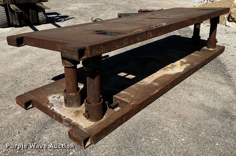 image for item MF9859 Trench box