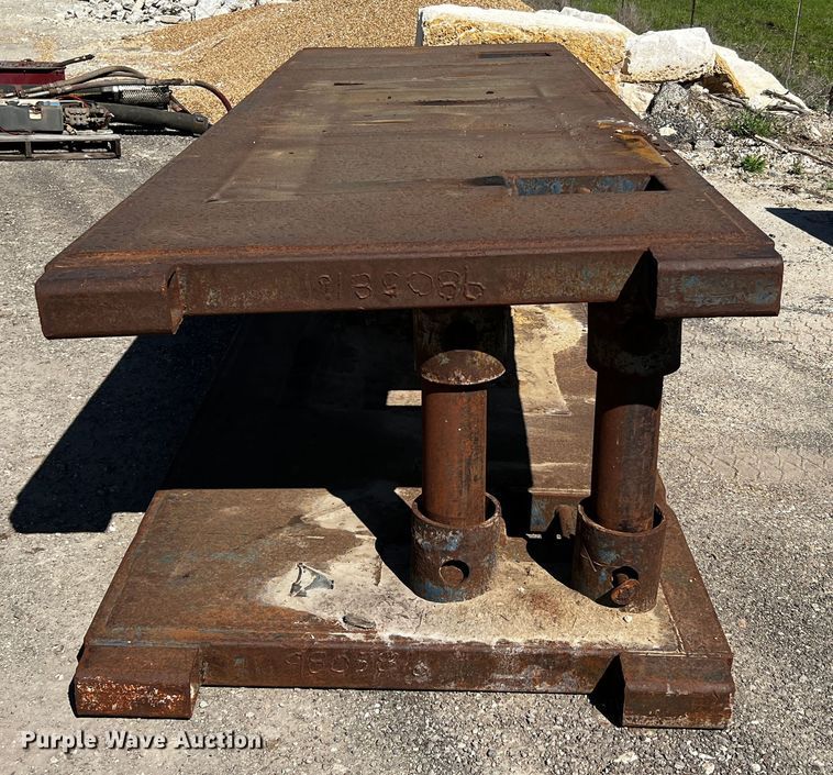 image for item MF9859 Trench box