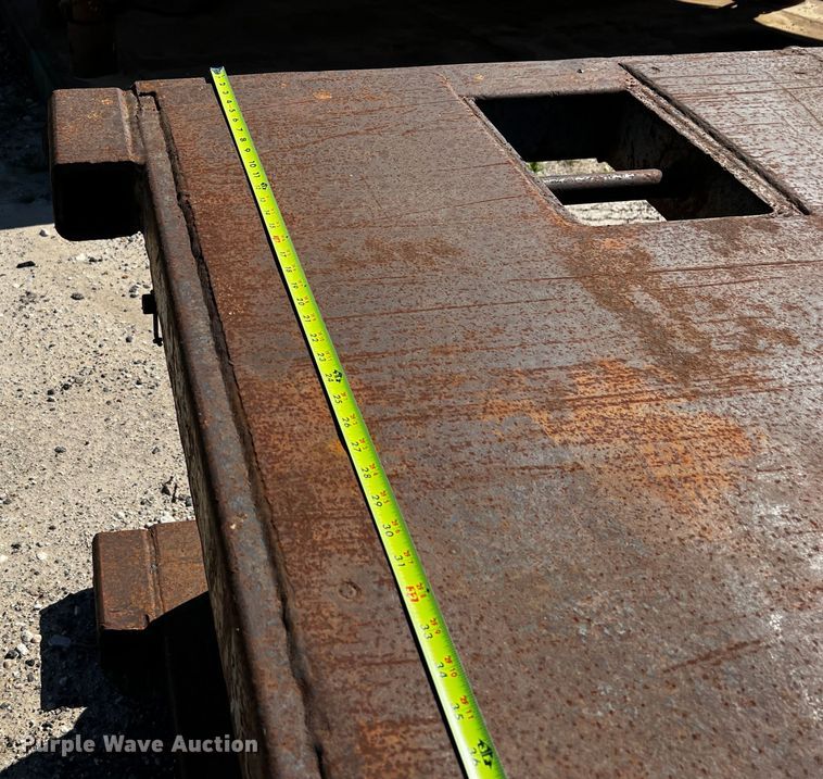 image for item MF9859 Trench box