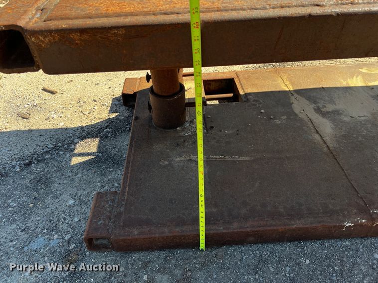 image for item MF9859 Trench box