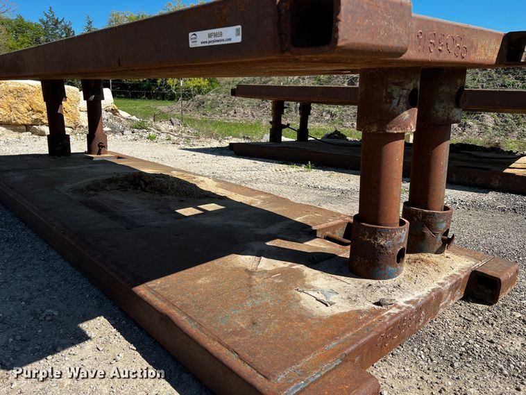 image for item MF9859 Trench box