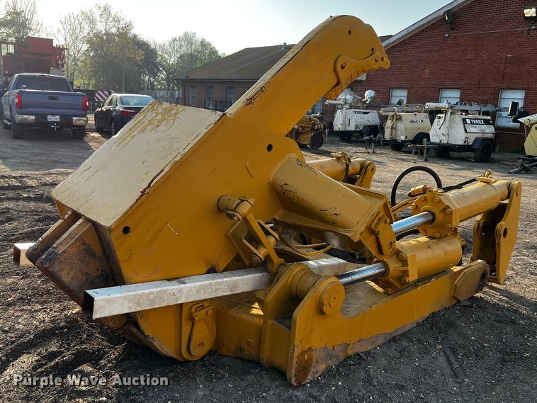 image for item MK9777 Caterpillar D10R ripper frame