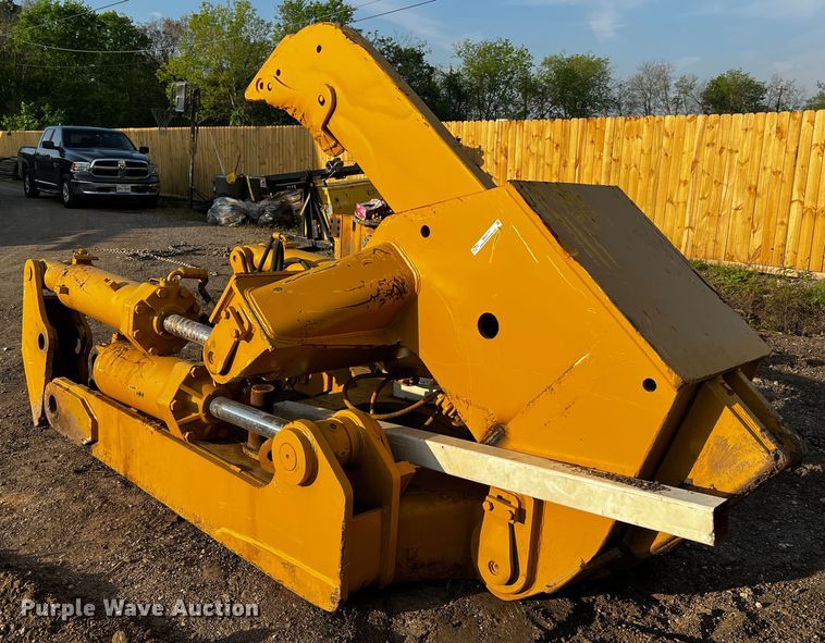 image for item MK9777 Caterpillar D10R ripper frame