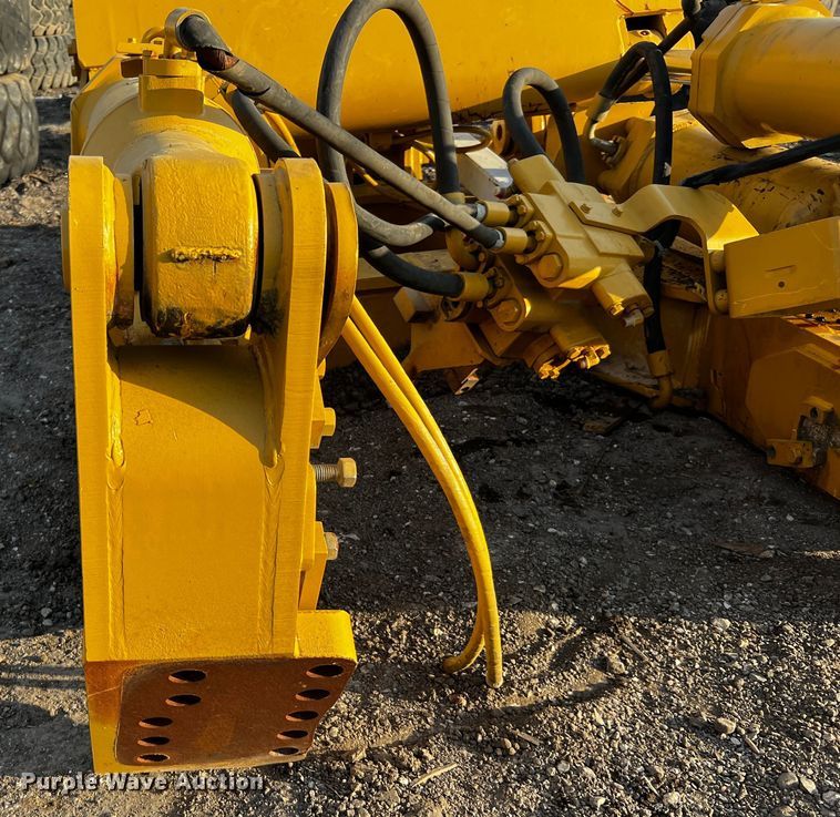 image for item MK9777 Caterpillar D10R ripper frame