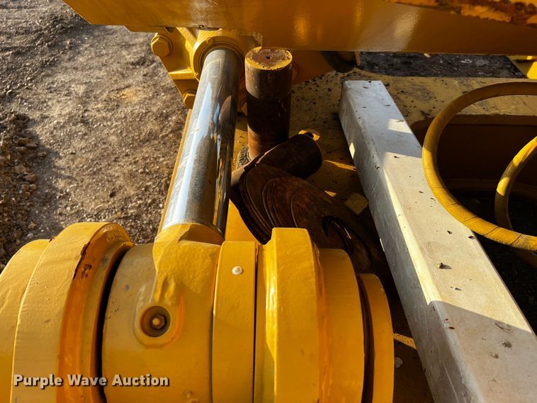 image for item MK9777 Caterpillar D10R ripper frame