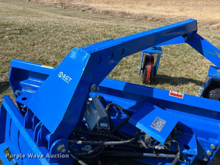 image for item MM9223 2022 TopCat SSSG72  skid steer grader