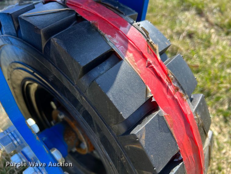 image for item MM9223 2022 TopCat SSSG72  skid steer grader