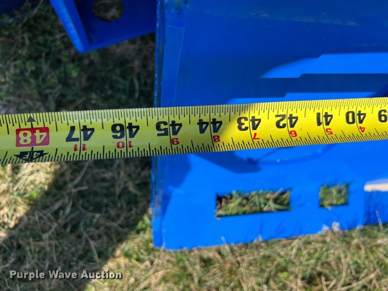 image for item MM9223 2022 TopCat SSSG72  skid steer grader