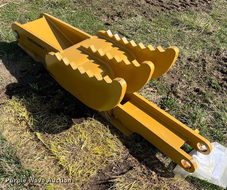 image for item MM9228 2022 Landhero CAT320  excavator thumb