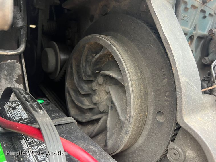 image for item MM9238 1996 Bobcat 773  skid steer loader