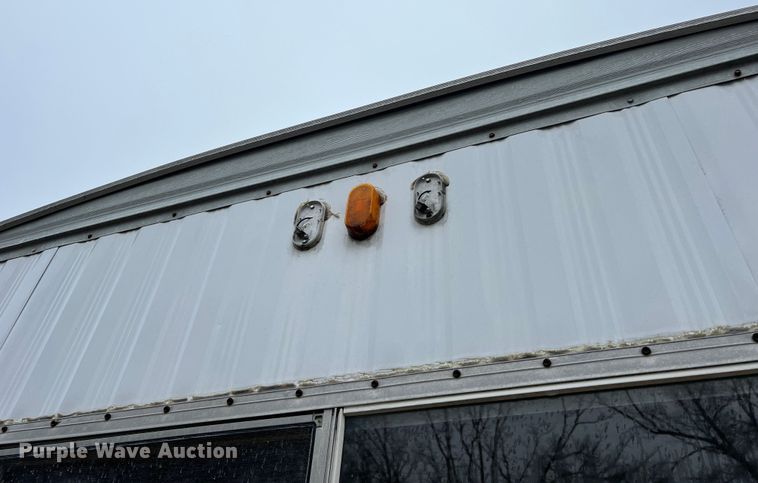 image for item MM9247 2000 TSI  office trailer