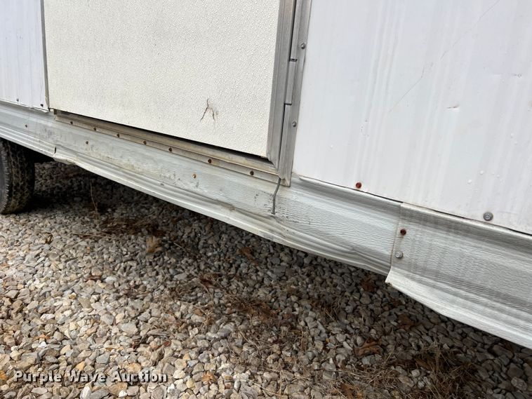 image for item MM9247 2000 TSI  office trailer