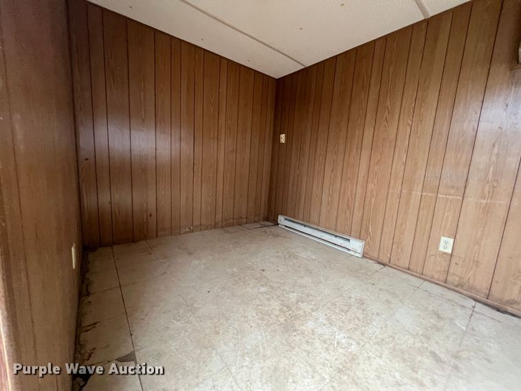 image for item MM9247 2000 TSI  office trailer