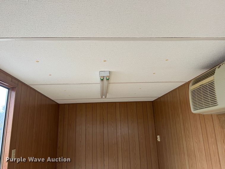 image for item MM9247 2000 TSI  office trailer