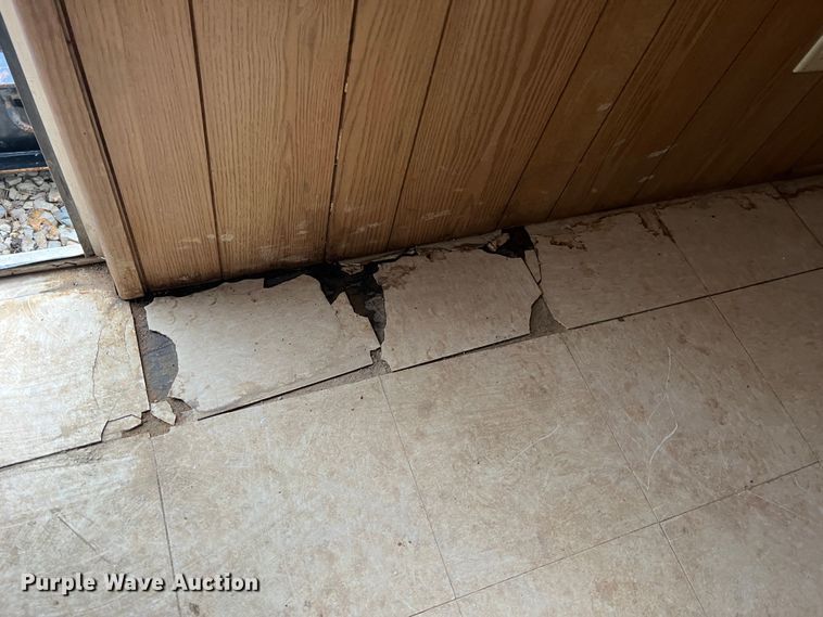 image for item MM9247 2000 TSI  office trailer