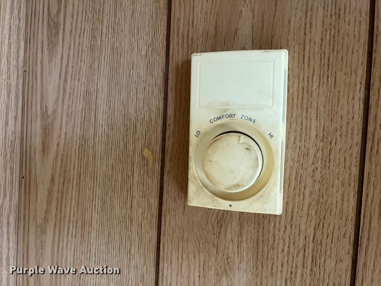 image for item MM9247 2000 TSI  office trailer