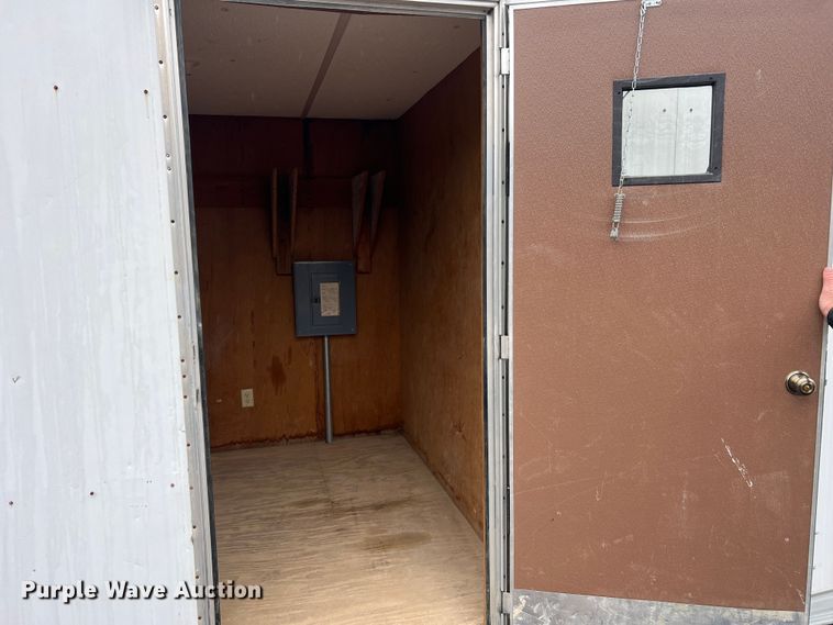 image for item MM9247 2000 TSI  office trailer