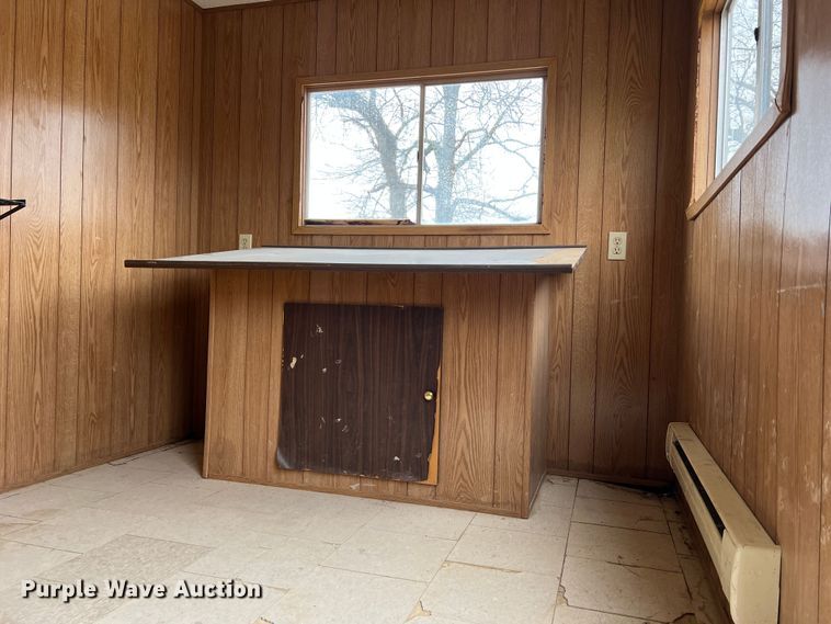 image for item MM9248 1999  office trailer