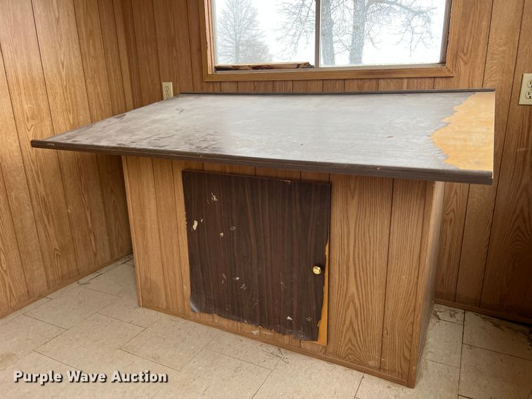 image for item MM9248 1999  office trailer