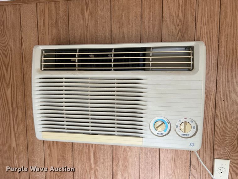 image for item MM9248 1999  office trailer