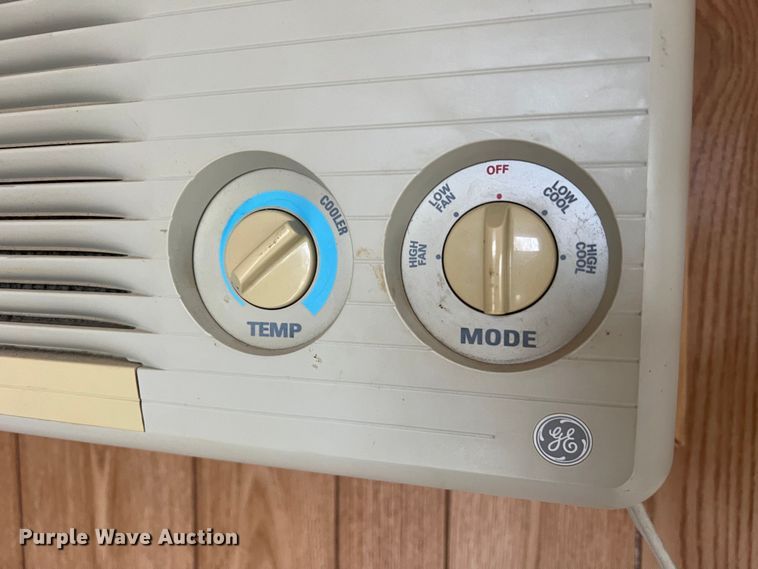 image for item MM9248 1999  office trailer