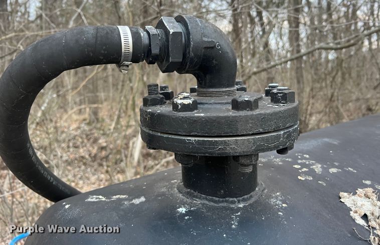 image for item MM9253 Transfer tank