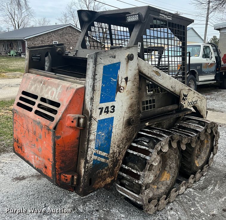 image for item MM9276 1989 Bobcat 743  skid steer loader