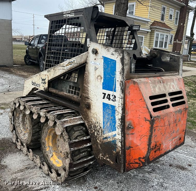 image for item MM9276 1989 Bobcat 743  skid steer loader