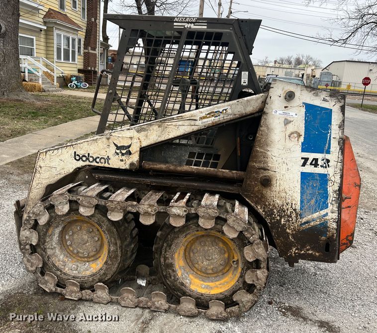image for item MM9276 1989 Bobcat 743  skid steer loader