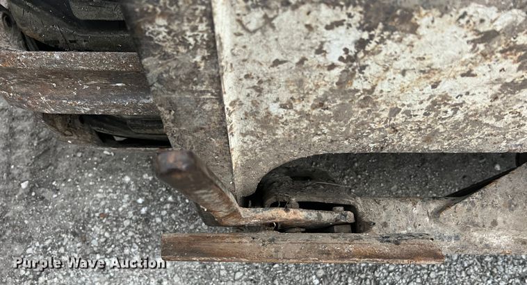 image for item MM9276 1989 Bobcat 743  skid steer loader