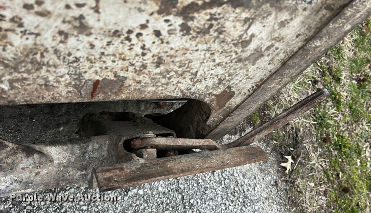 image for item MM9276 1989 Bobcat 743  skid steer loader