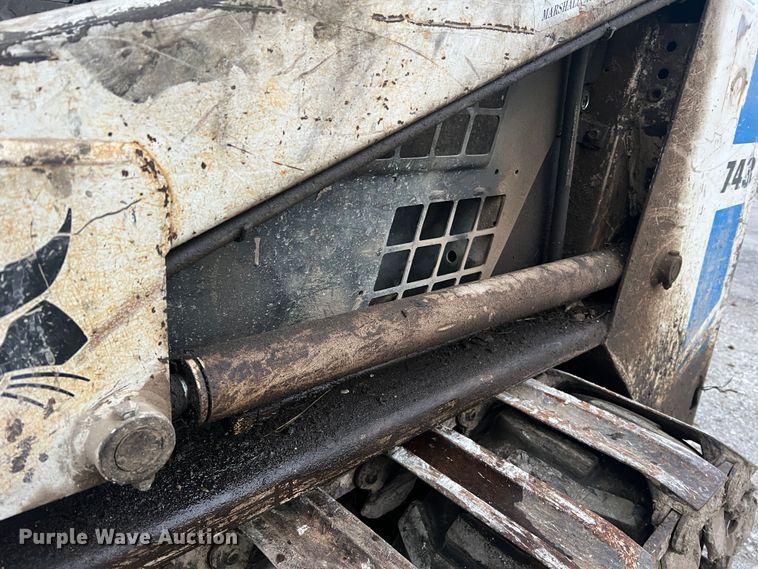 image for item MM9276 1989 Bobcat 743  skid steer loader