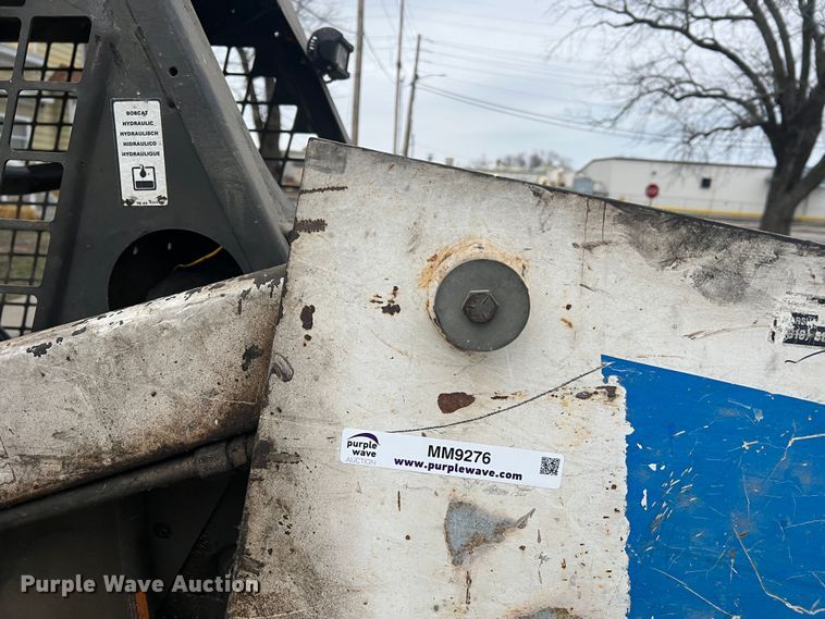 image for item MM9276 1989 Bobcat 743  skid steer loader