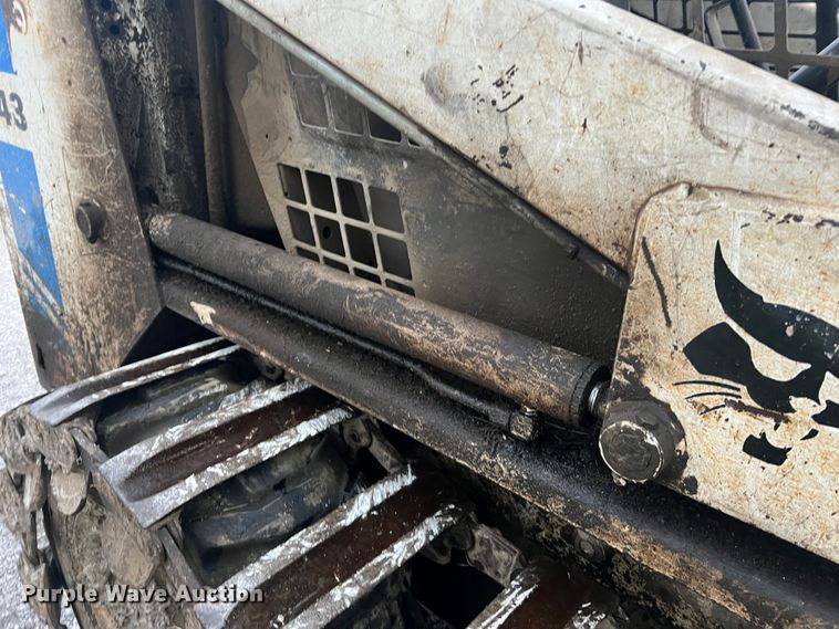 image for item MM9276 1989 Bobcat 743  skid steer loader