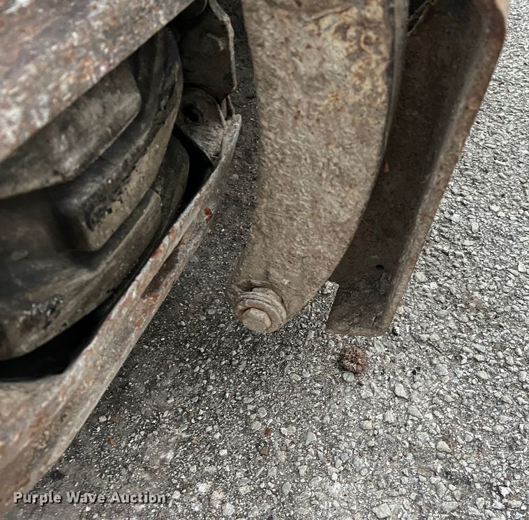 image for item MM9276 1989 Bobcat 743  skid steer loader