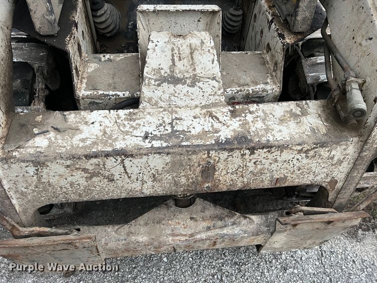 image for item MM9276 1989 Bobcat 743  skid steer loader