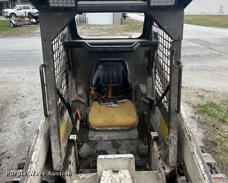 image for item MM9276 1989 Bobcat 743  skid steer loader