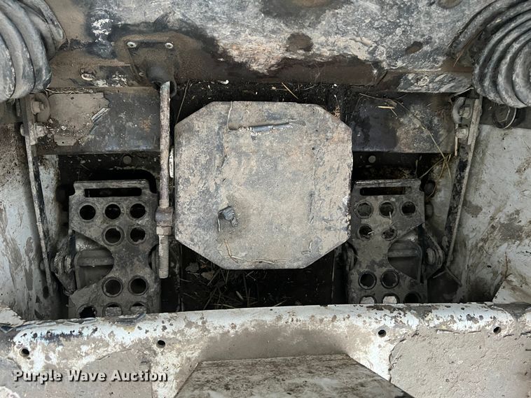 image for item MM9276 1989 Bobcat 743  skid steer loader