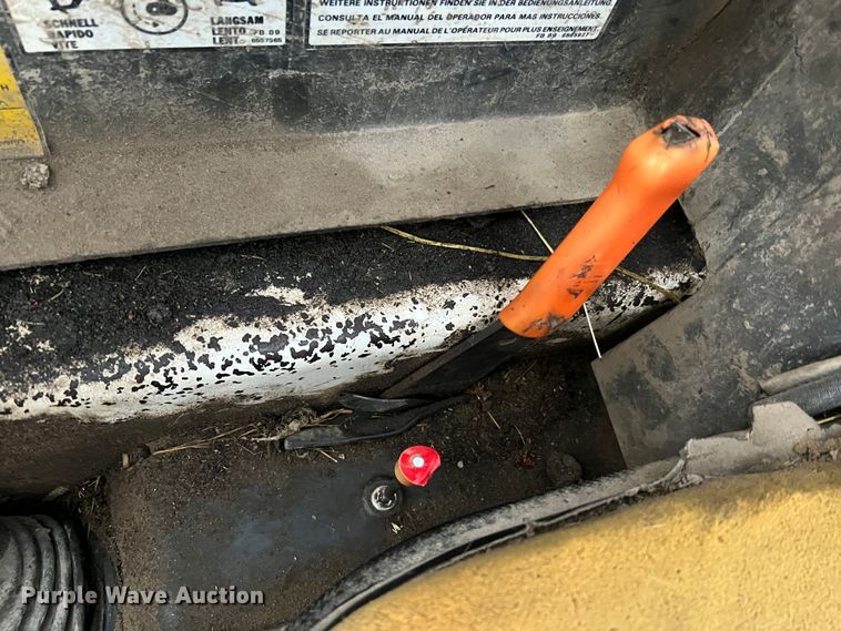 image for item MM9276 1989 Bobcat 743  skid steer loader