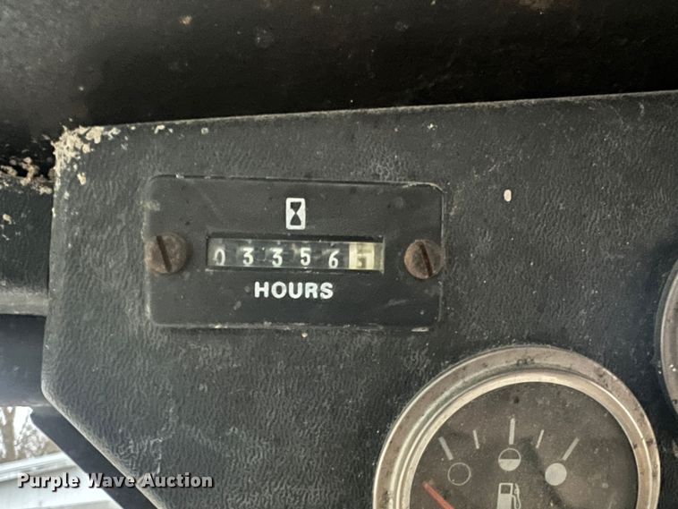 image for item MM9276 1989 Bobcat 743  skid steer loader