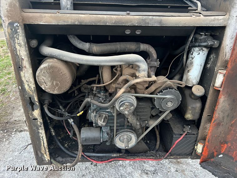 image for item MM9276 1989 Bobcat 743  skid steer loader