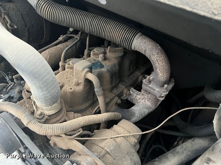 image for item MM9276 1989 Bobcat 743  skid steer loader