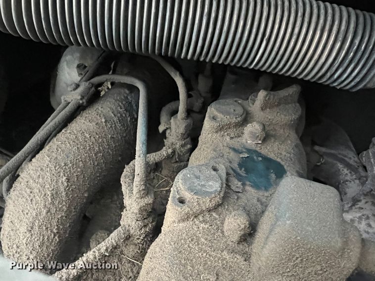 image for item MM9276 1989 Bobcat 743  skid steer loader