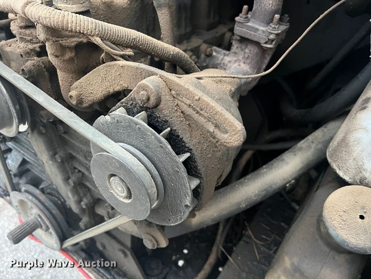 image for item MM9276 1989 Bobcat 743  skid steer loader