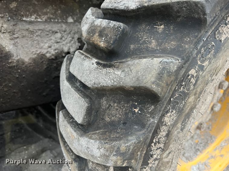 image for item MM9276 1989 Bobcat 743  skid steer loader