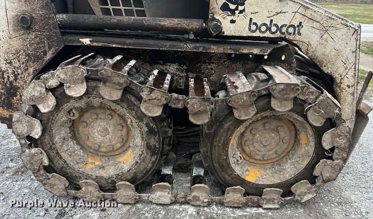 image for item MM9276 1989 Bobcat 743  skid steer loader