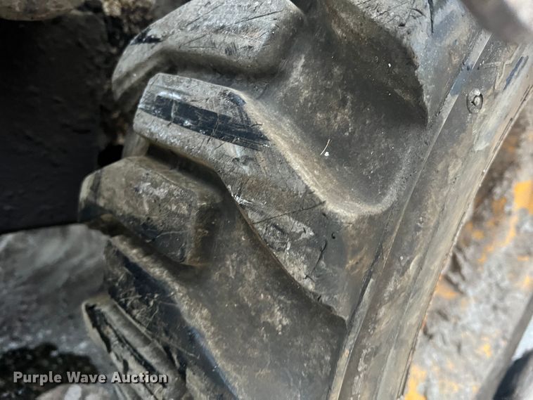 image for item MM9276 1989 Bobcat 743  skid steer loader